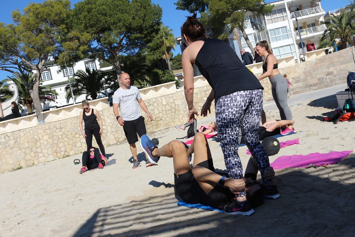 Entrenamiento en grupo en la playa de Palma